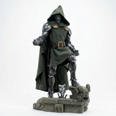 Dr. Doom (114cm)™ - Atelier Home™